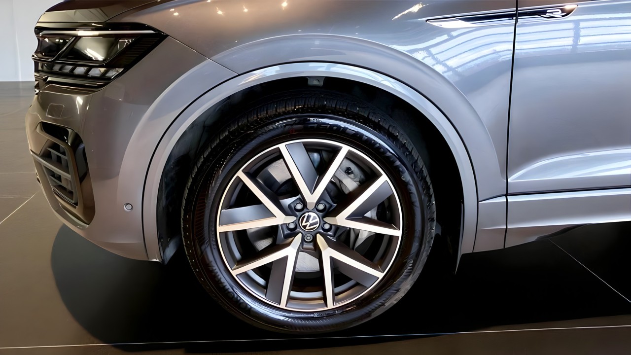 Volkswagen Touareg R line - foto 9