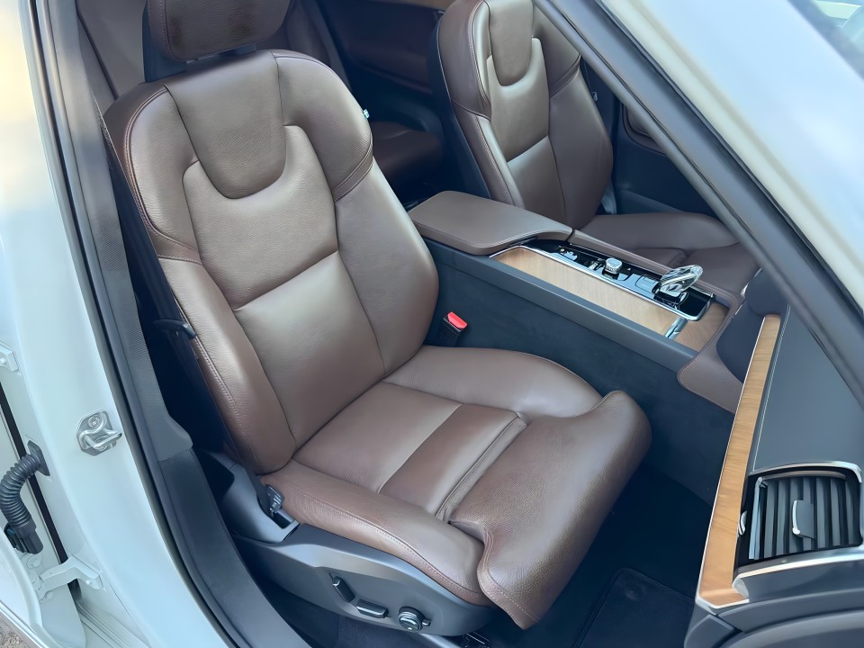 Volvo XC 90 AWD Inscription - foto 12