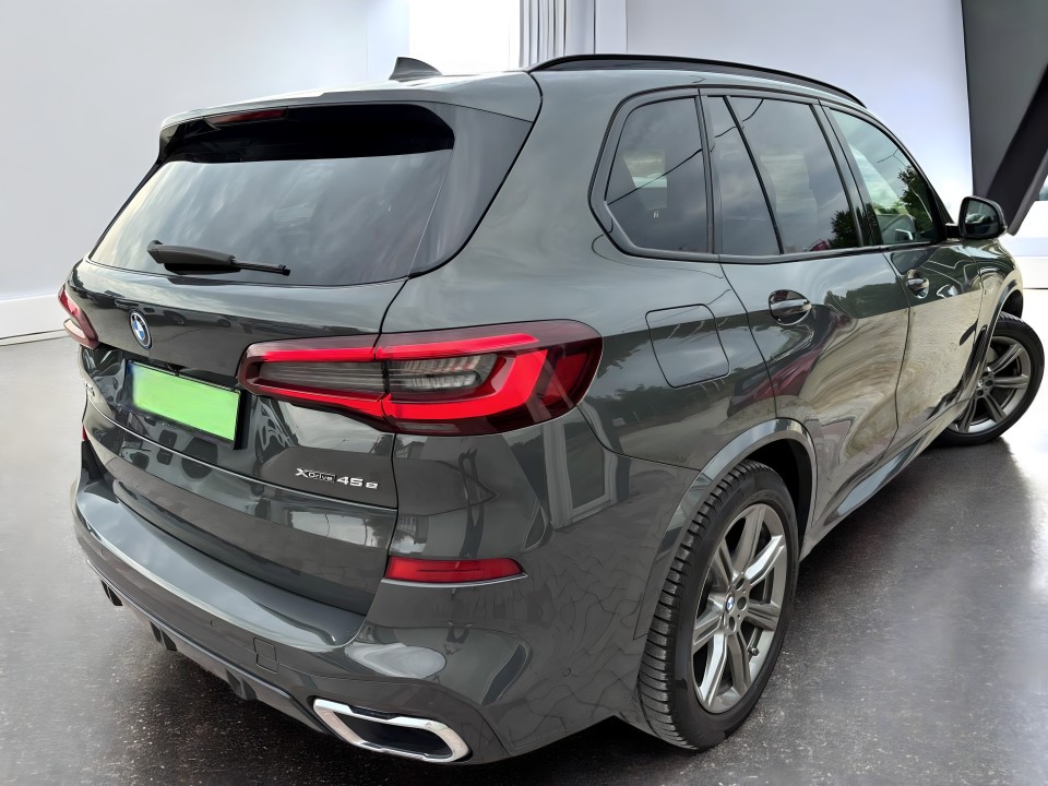 BMW X5 xDrive45e (2)