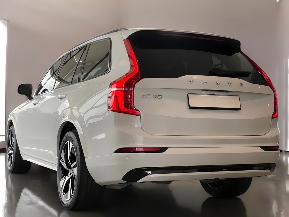 Volvo XC 90 AWD R-Design (4)