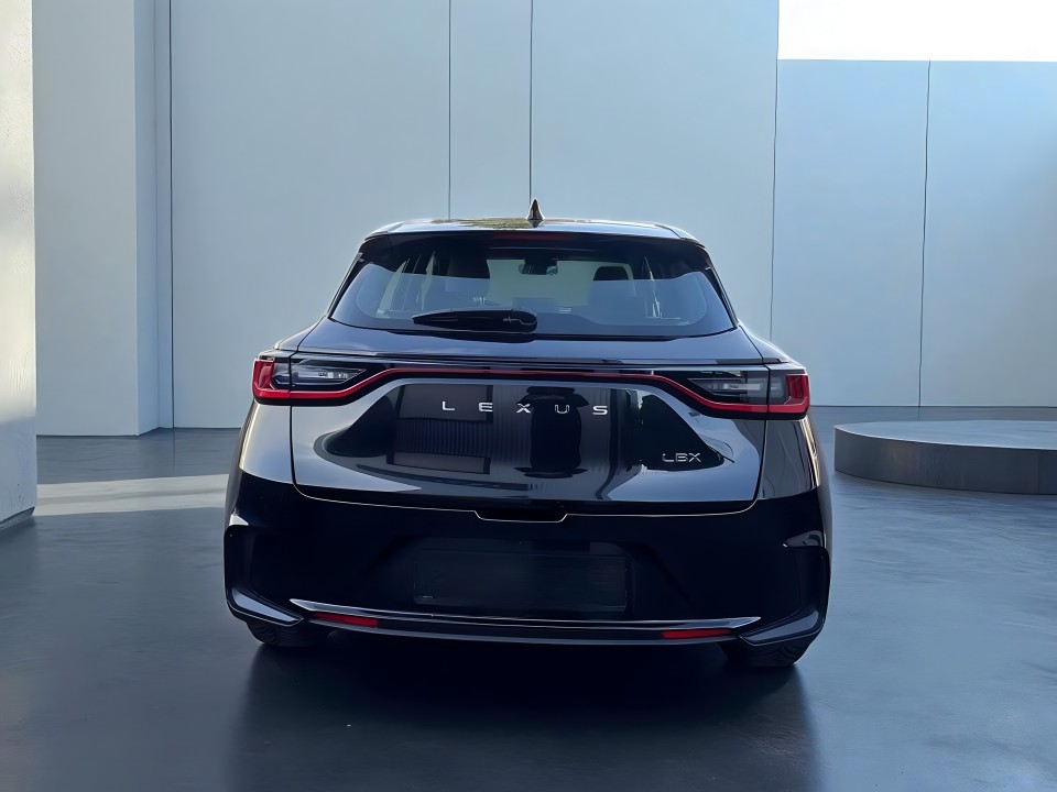 Lexus LBX Comfort (4)