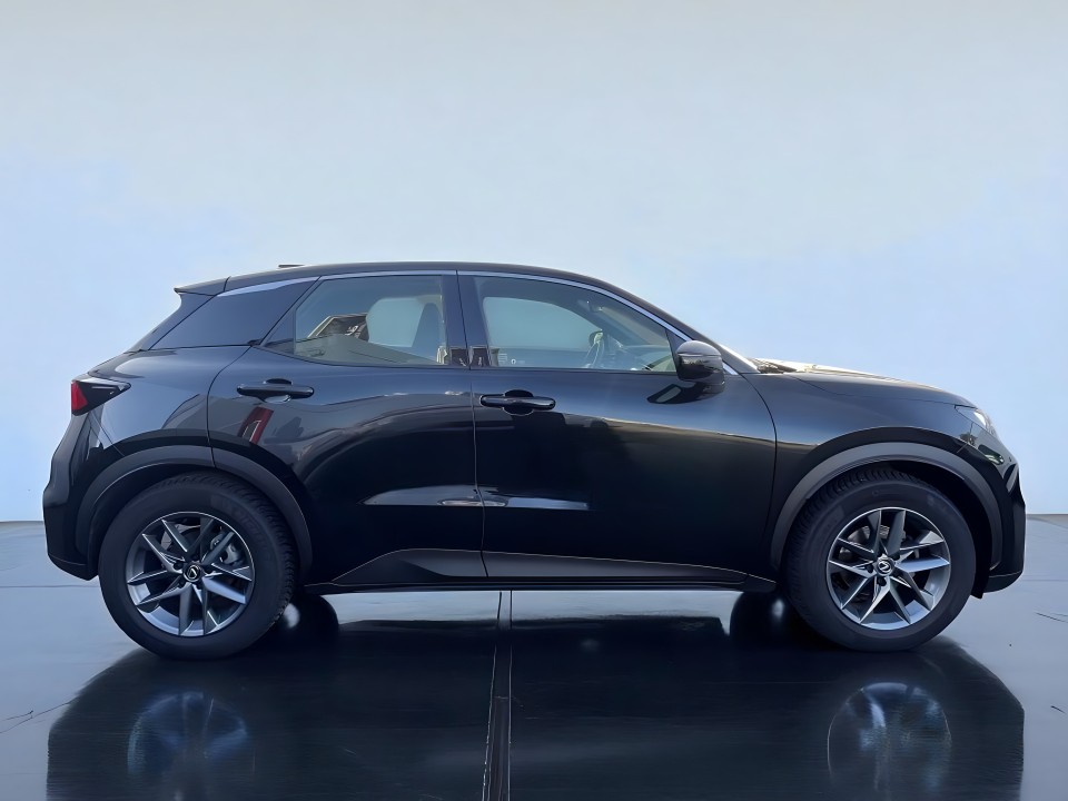 Lexus LBX Comfort (2)