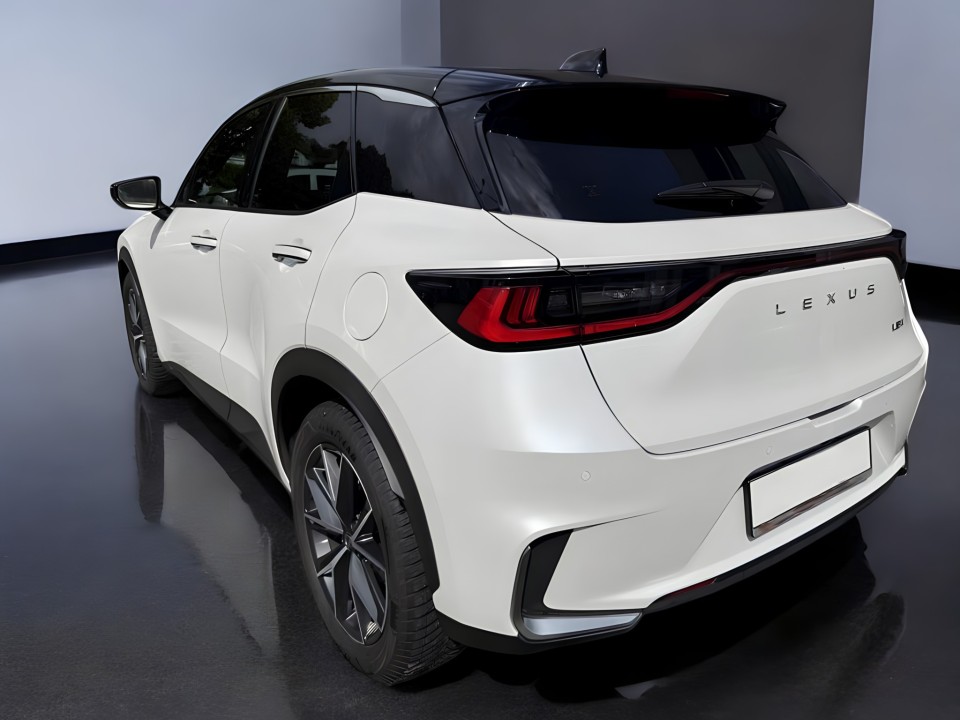 Lexus LBX FWD (5)