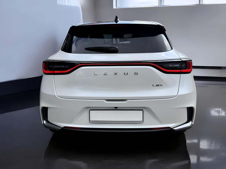 Lexus LBX FWD (4)