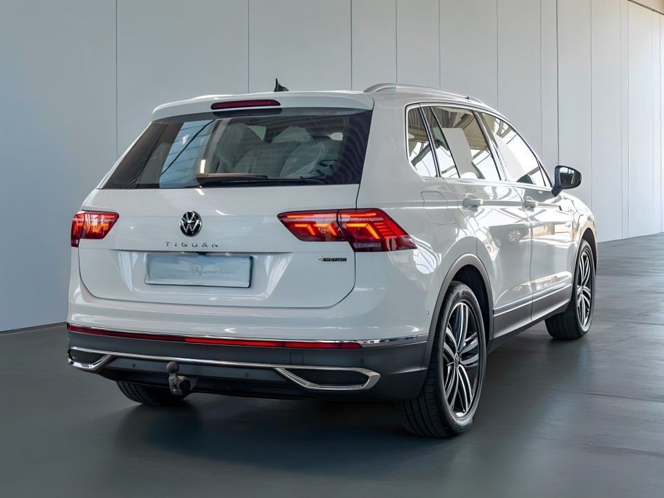 Volkswagen Tiguan TSI 4Motion DSG Elegance (2)