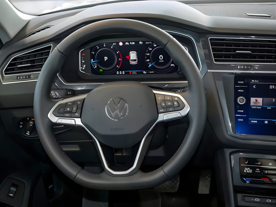 Volkswagen Tiguan TSI 4Motion DSG Elegance (4)