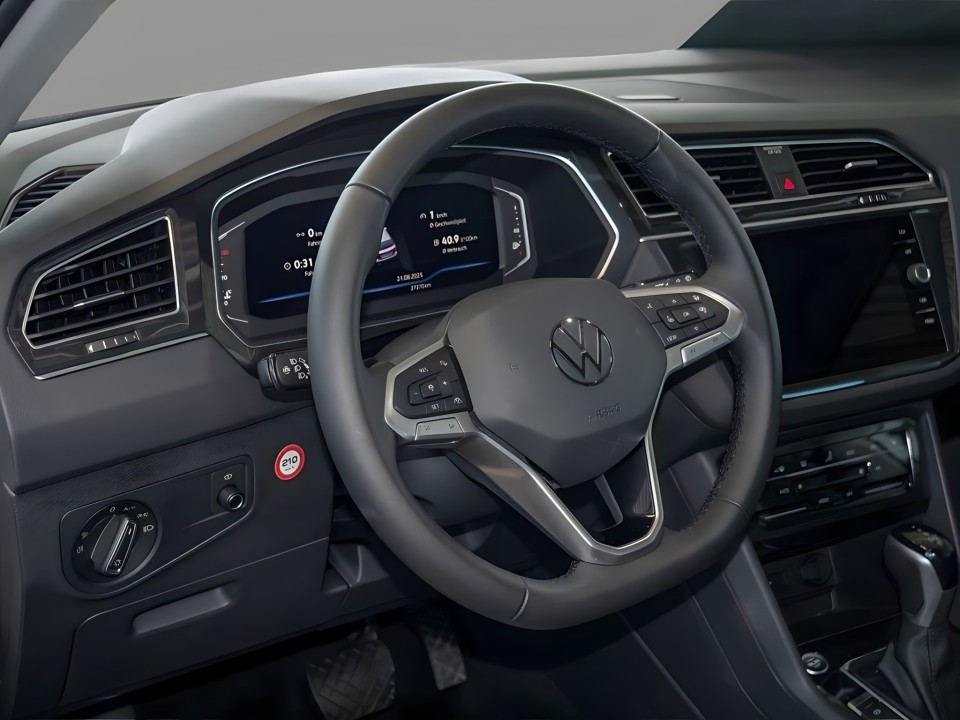 Volkswagen Tiguan TSI 4Motion DSG Elegance (5)