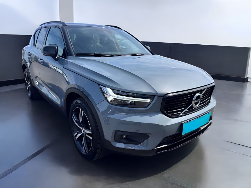 Volvo XC 40 T5 Recharge PHEV R Design (1)