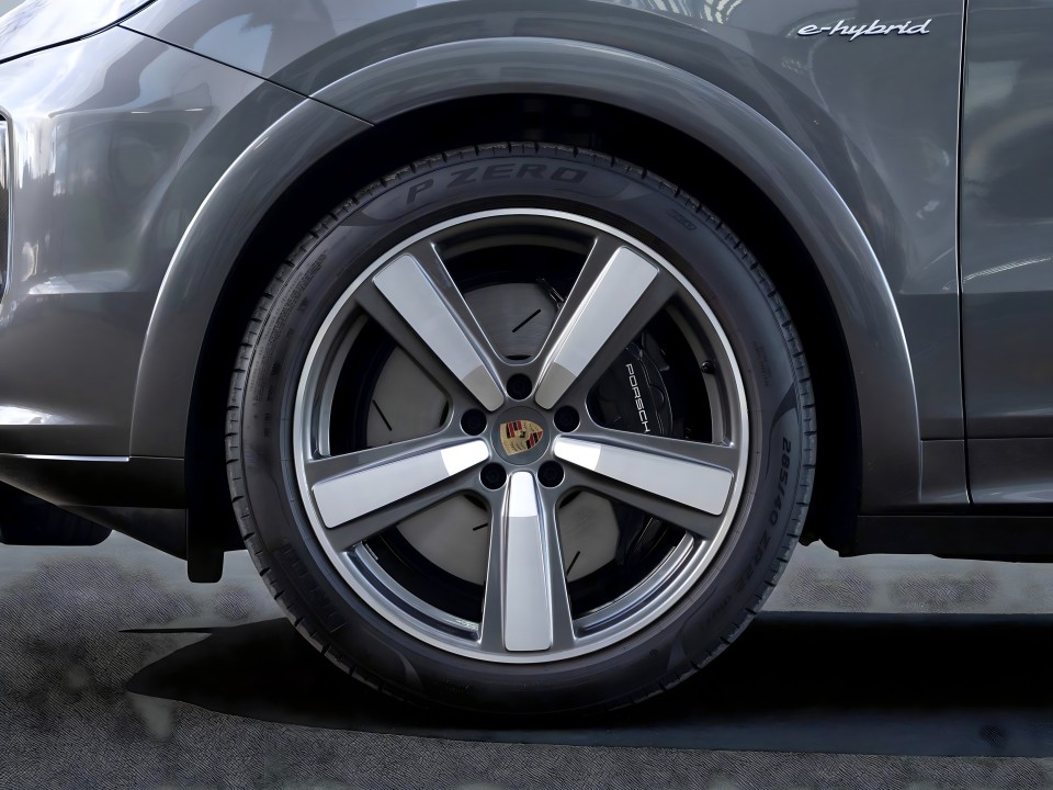 Porsche Cayenne Turbo E-Hybrid - foto 33