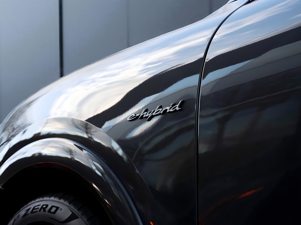 Porsche Cayenne Turbo E-Hybrid - foto 29