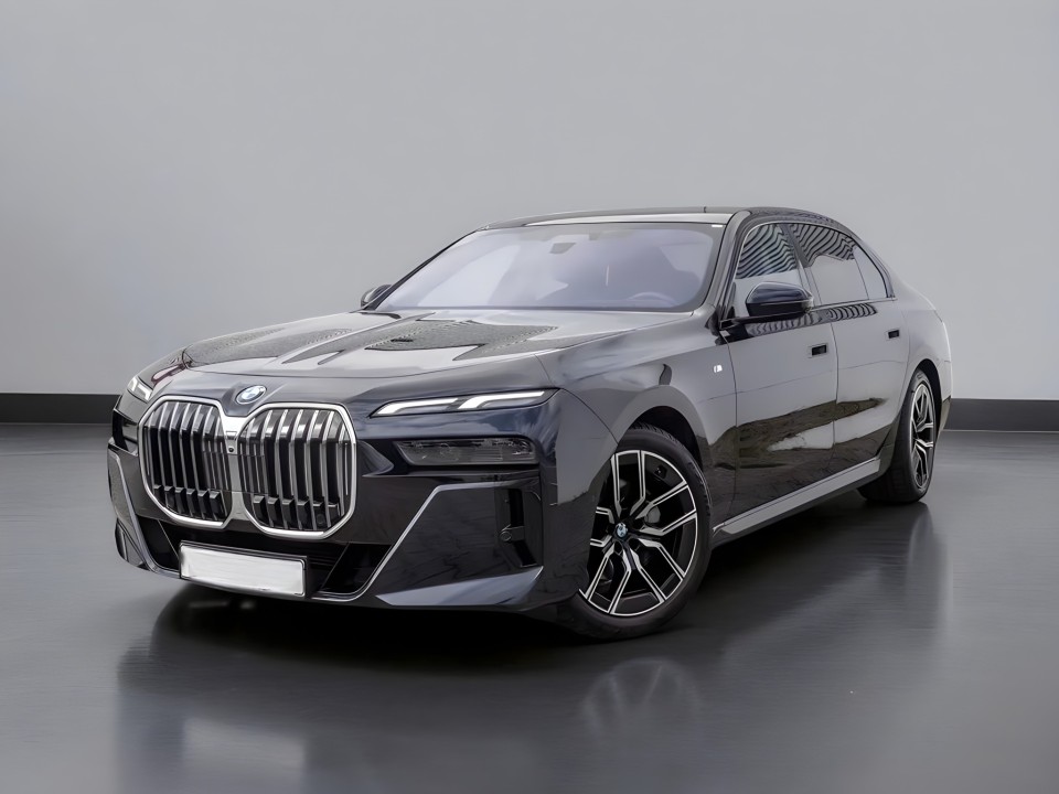 BMW Seria 7 740d xDrive M-Sport (4)