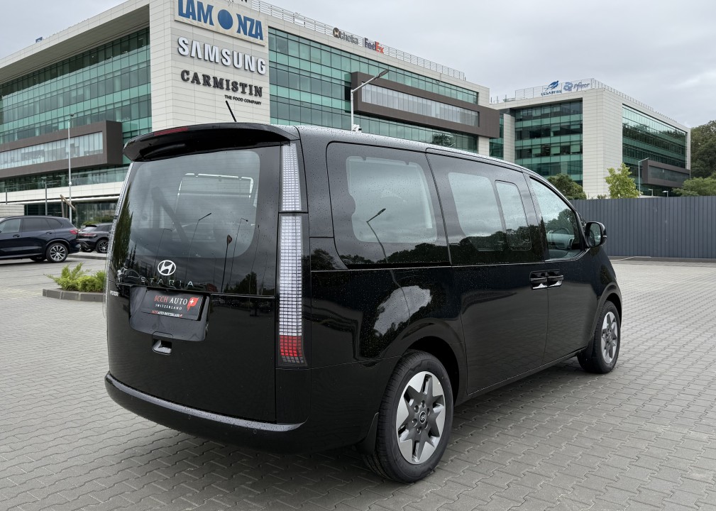 Hyundai Staria Premium 1.6T-GDi 215CP Hybrid 6AT 9 locuri (3)