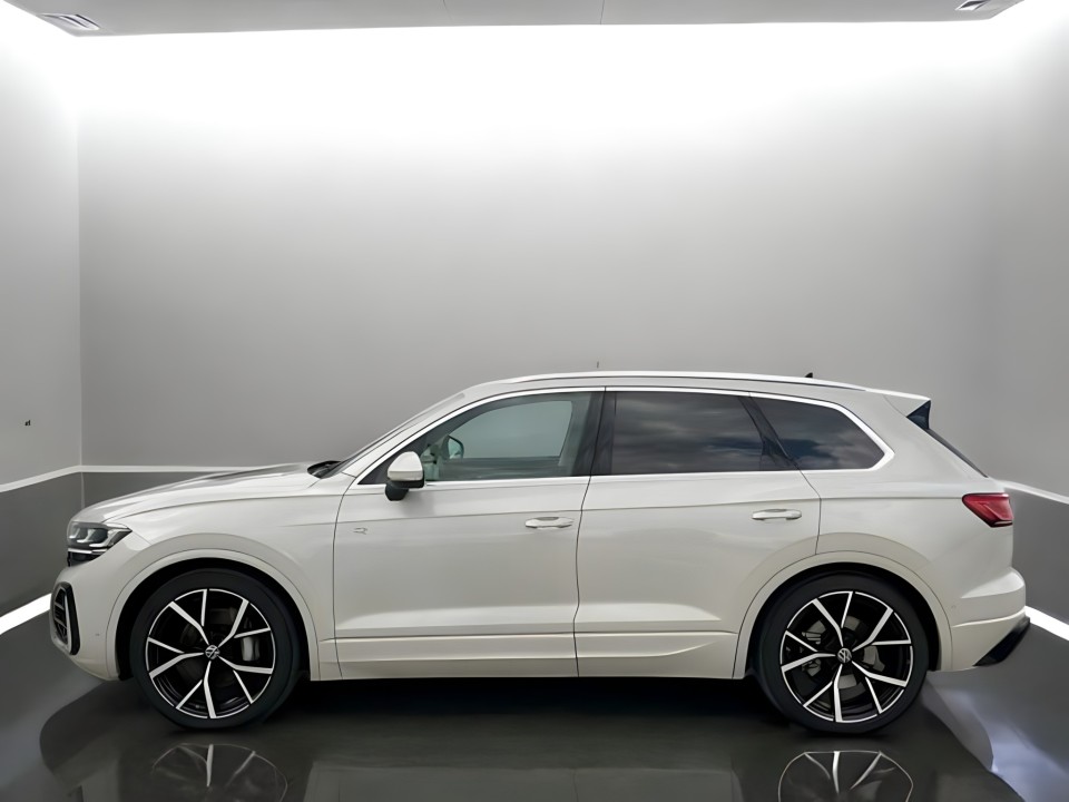 Volkswagen Touareg 3.0 TSI 4MATIC R-Line (3)