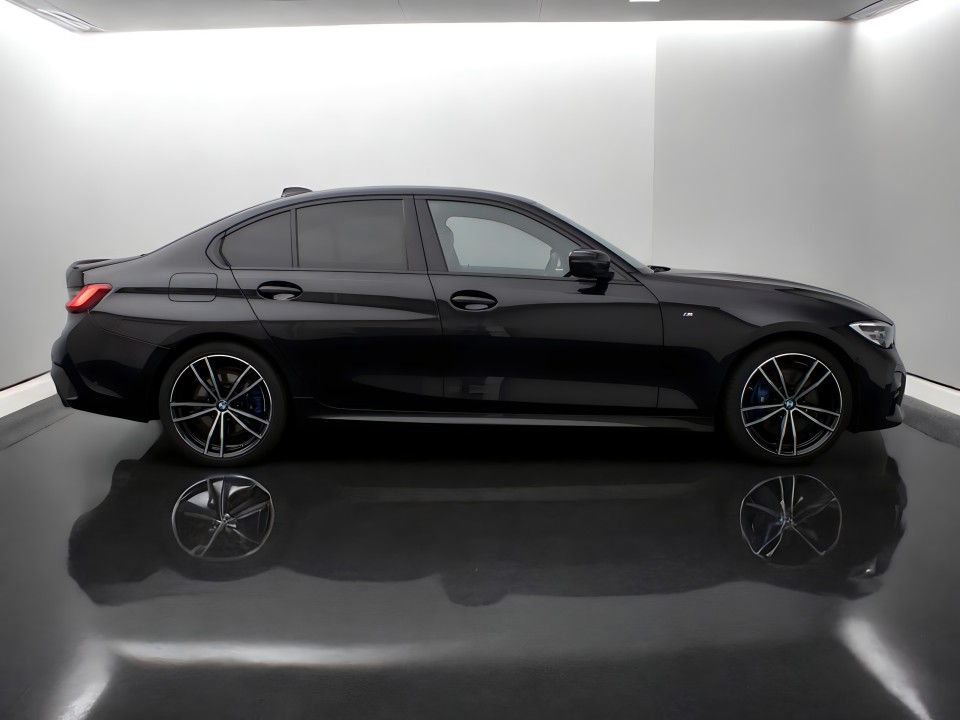 BMW Seria 3 330i M-Sport (3)