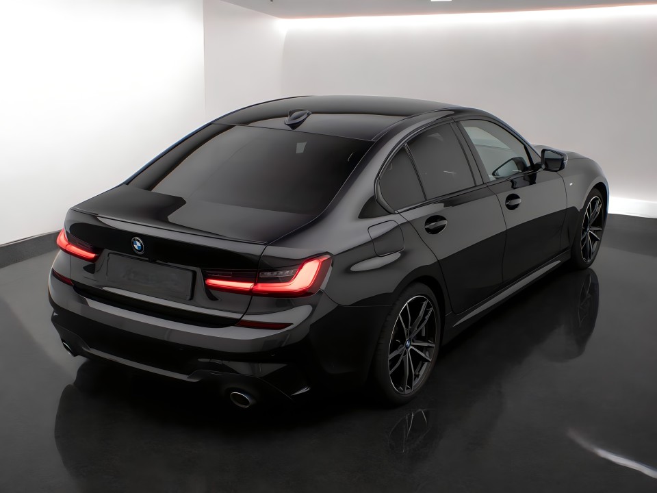 BMW Seria 3 330i M-Sport (5)