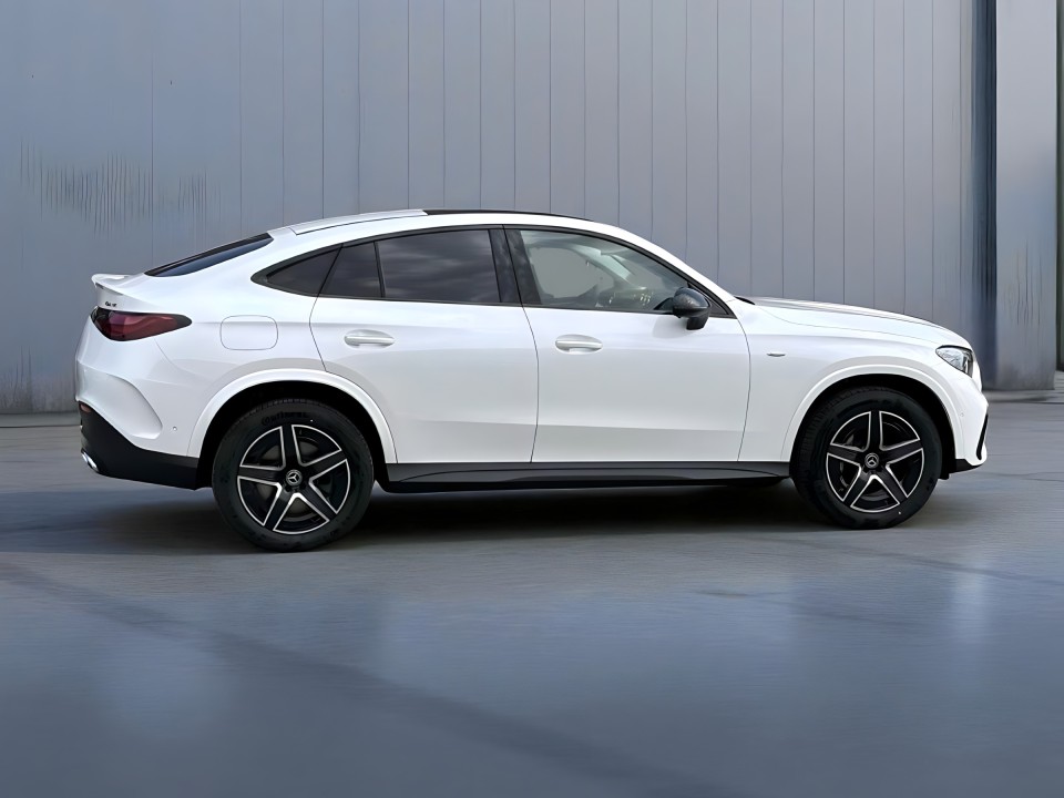 Mercedes-Benz GLC Coupe 300e 4MATIC (2)