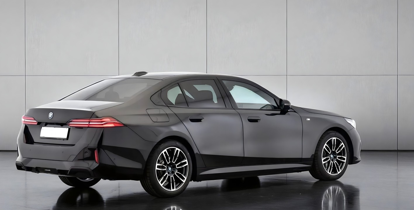 BMW Seria 5 530e xDrive M-Sport (5)