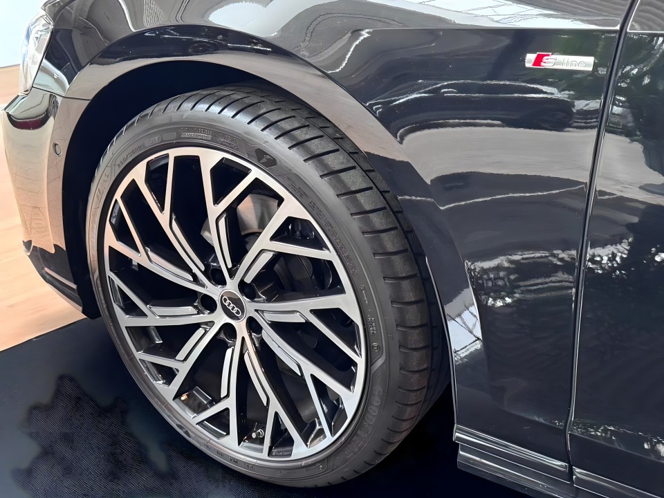 Audi A8 50TDI Quattro S line - foto 46