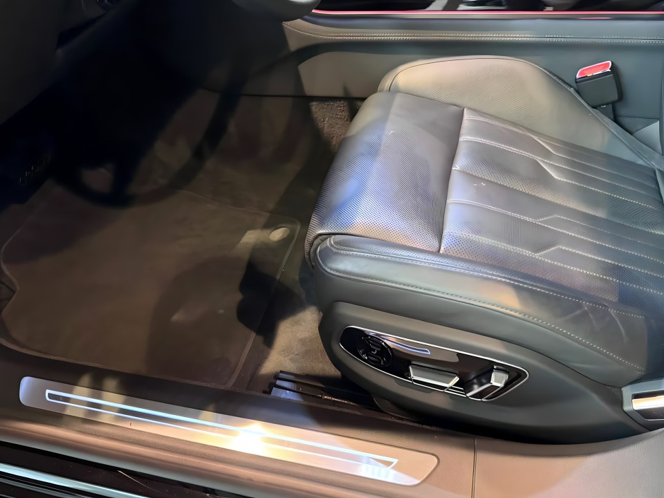 Audi A8 50TDI Quattro S line - foto 34