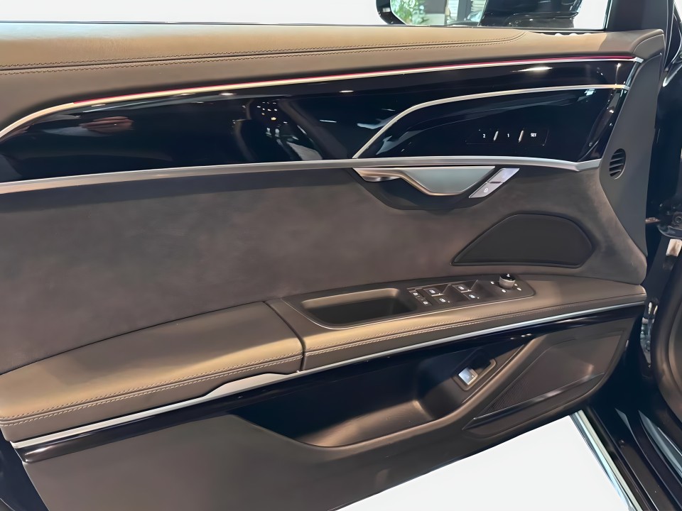 Audi A8 50TDI Quattro S line - foto 37