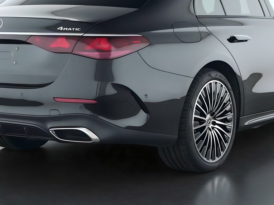 Mercedes-Benz E 400e 4MATIC AMG Line - foto 8