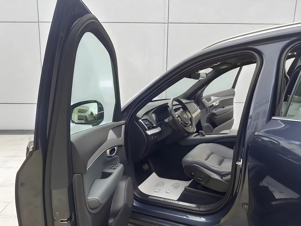 Volvo XC 90 B5 AWD Momentum Pro - foto 10