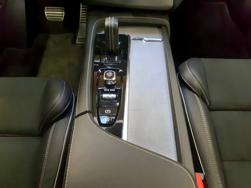 Volvo XC 90 B5 AWD R-Design - foto 7