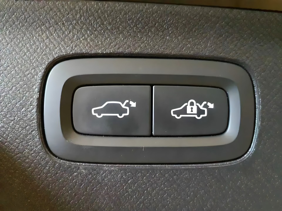 Volvo XC 90 B5 AWD R-Design - foto 11