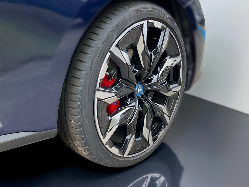 BMW Seria 5 530e M-Sport - foto 12