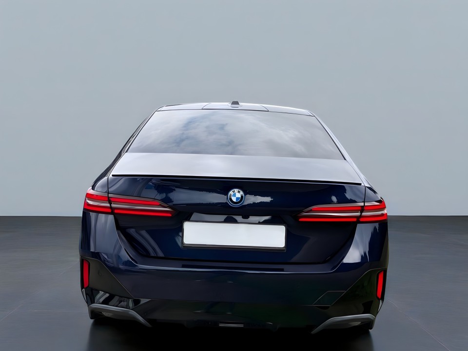 BMW Seria 5 530e M-Sport (5)