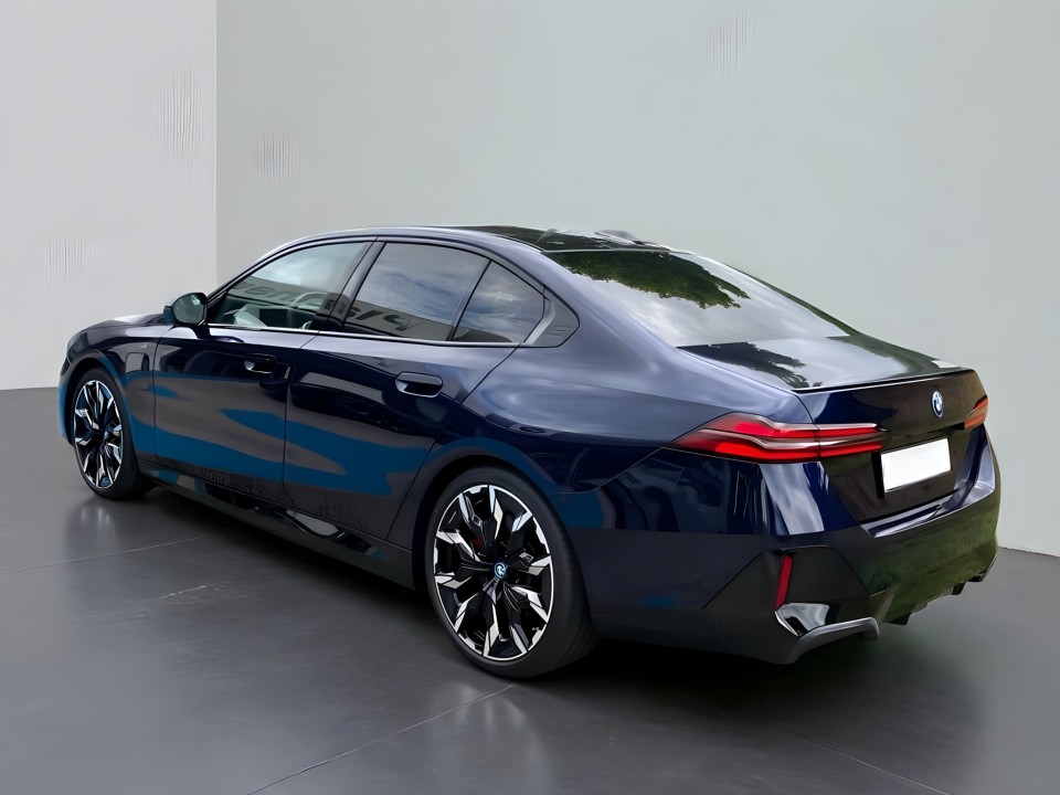 BMW Seria 5 530e M-Sport (4)