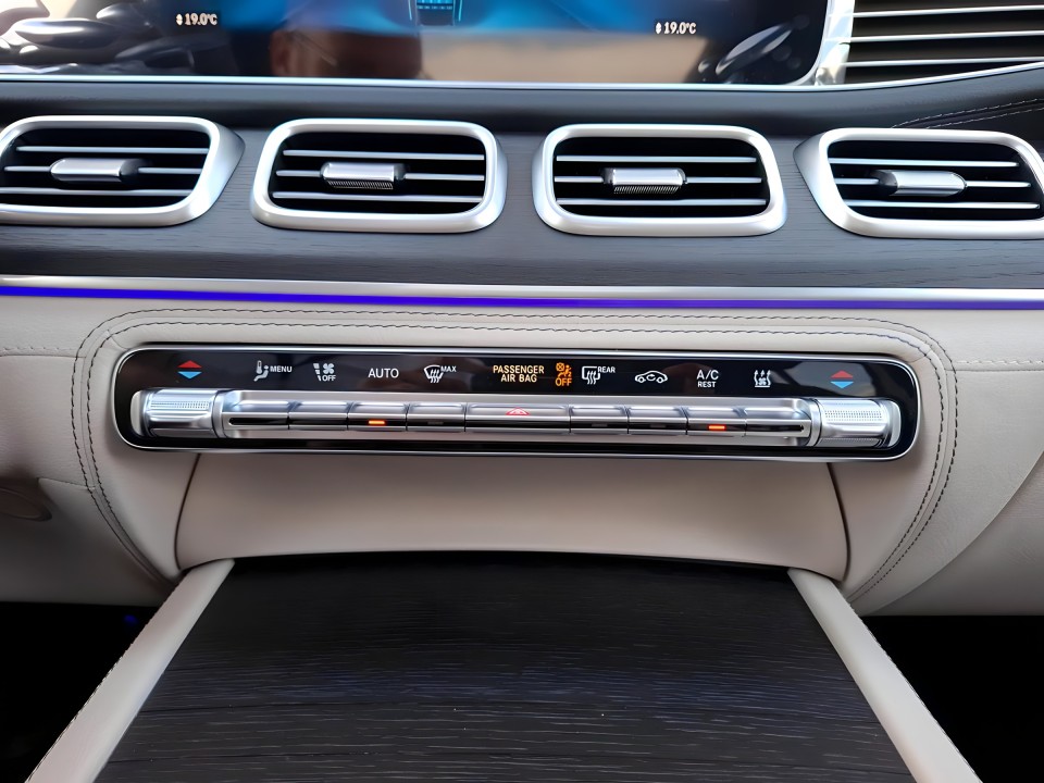 Mercedes-Benz GLE 53 AMG - foto 16