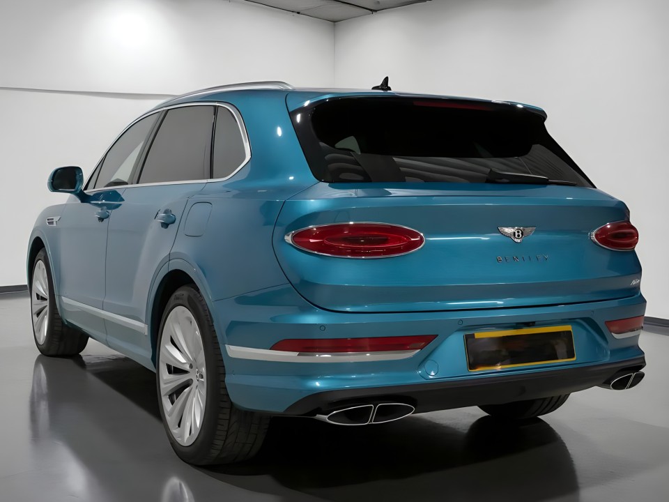 Bentley Bentayga Azure (4)