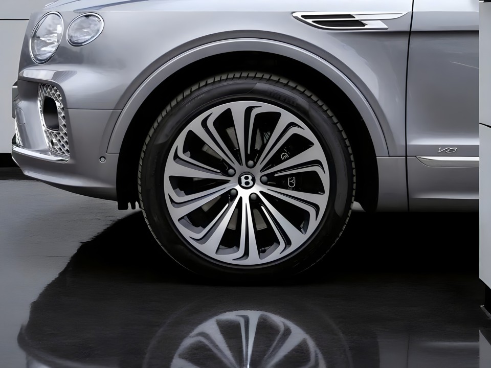Bentley Bentayga First Edition V8 - foto 22