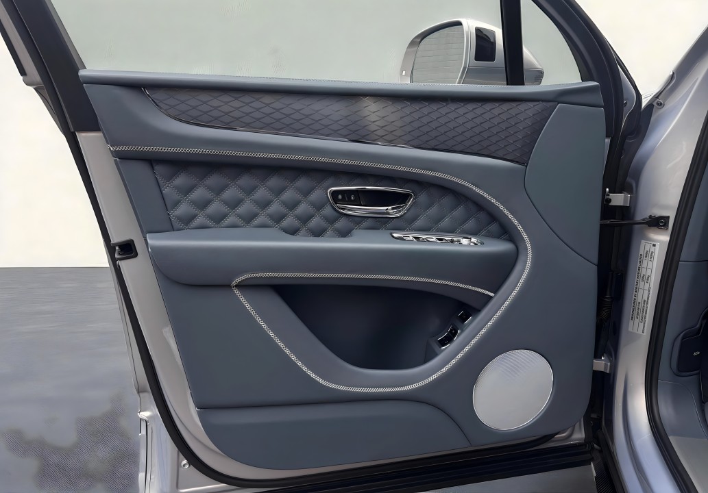 Bentley Bentayga V8 - foto 13