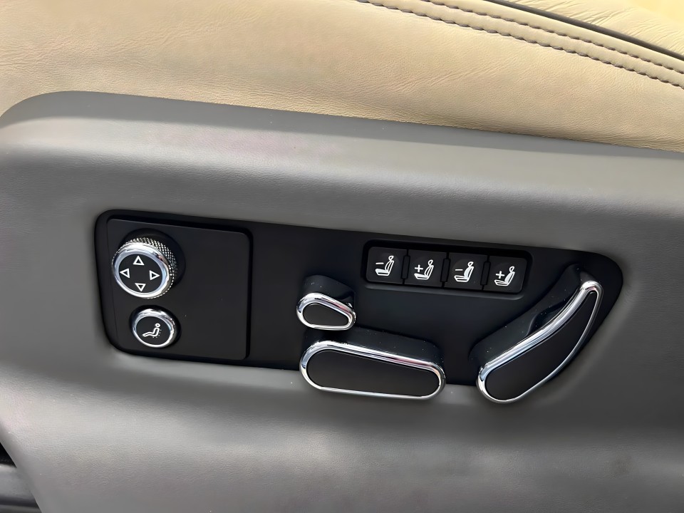 Bentley Bentayga First Edition V6 Hybrid - foto 17