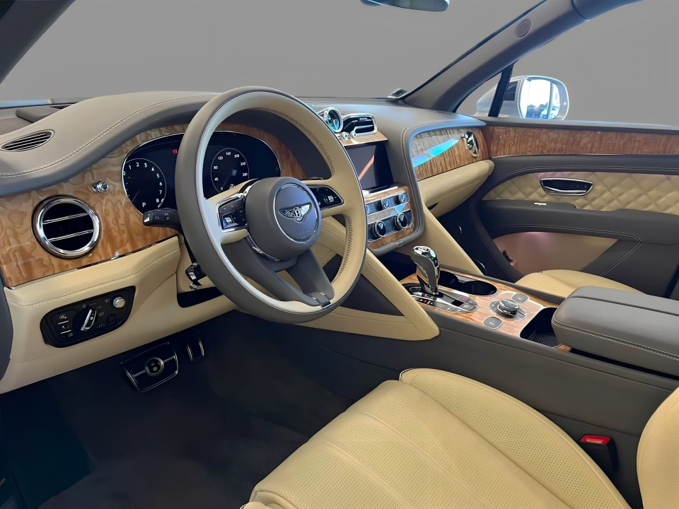 Bentley Bentayga First Edition V6 Hybrid (4)