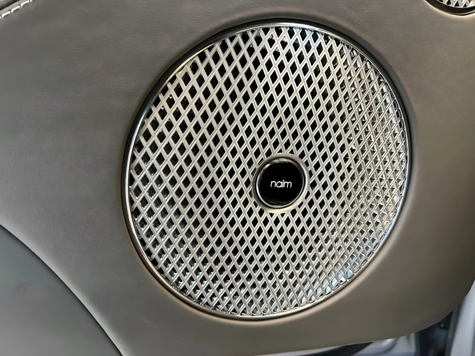 Bentley Bentayga First Edition V6 Hybrid - foto 16