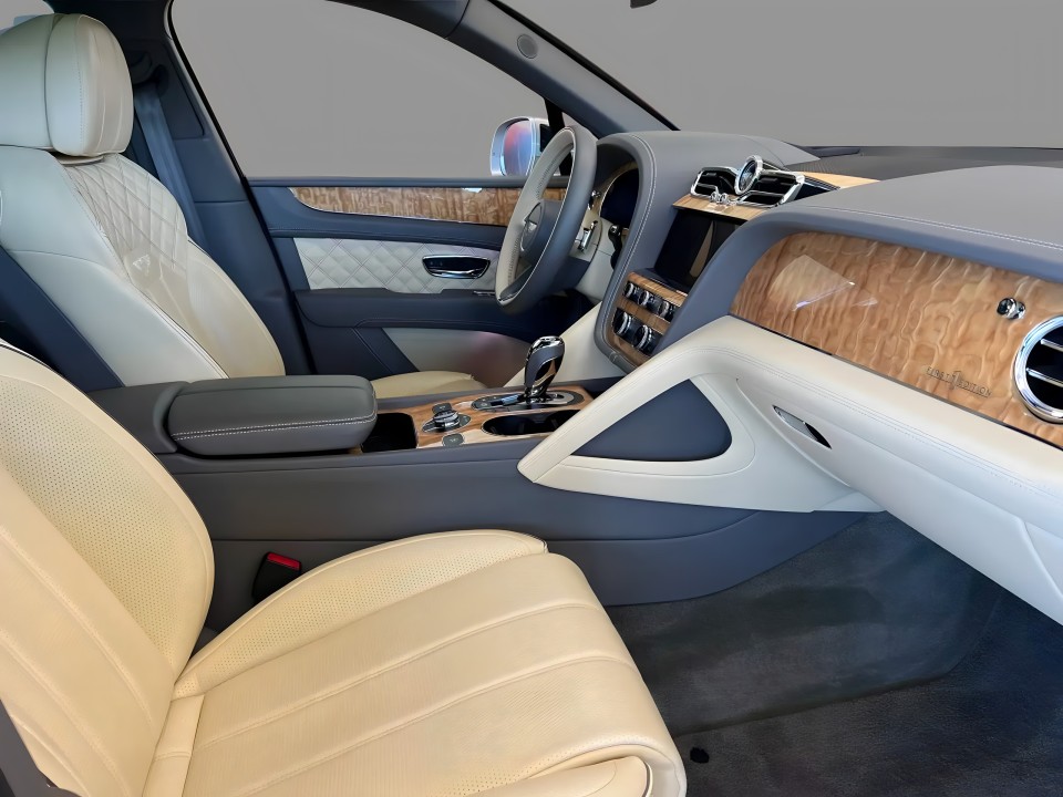 Bentley Bentayga First Edition V6 Hybrid - foto 6