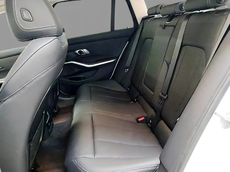 BMW Seria 3 xDrive320d M-Sport (5)