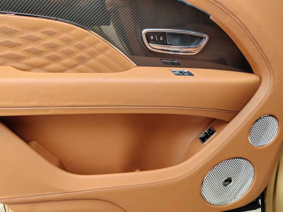 Bentley Bentayga 4.0 V8 EWB Azure First Edition - foto 21