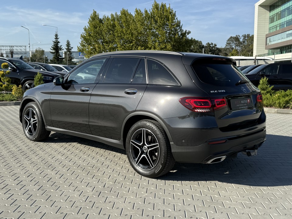 Mercedes-Benz GLC 300de 4MATIC AMG (3)