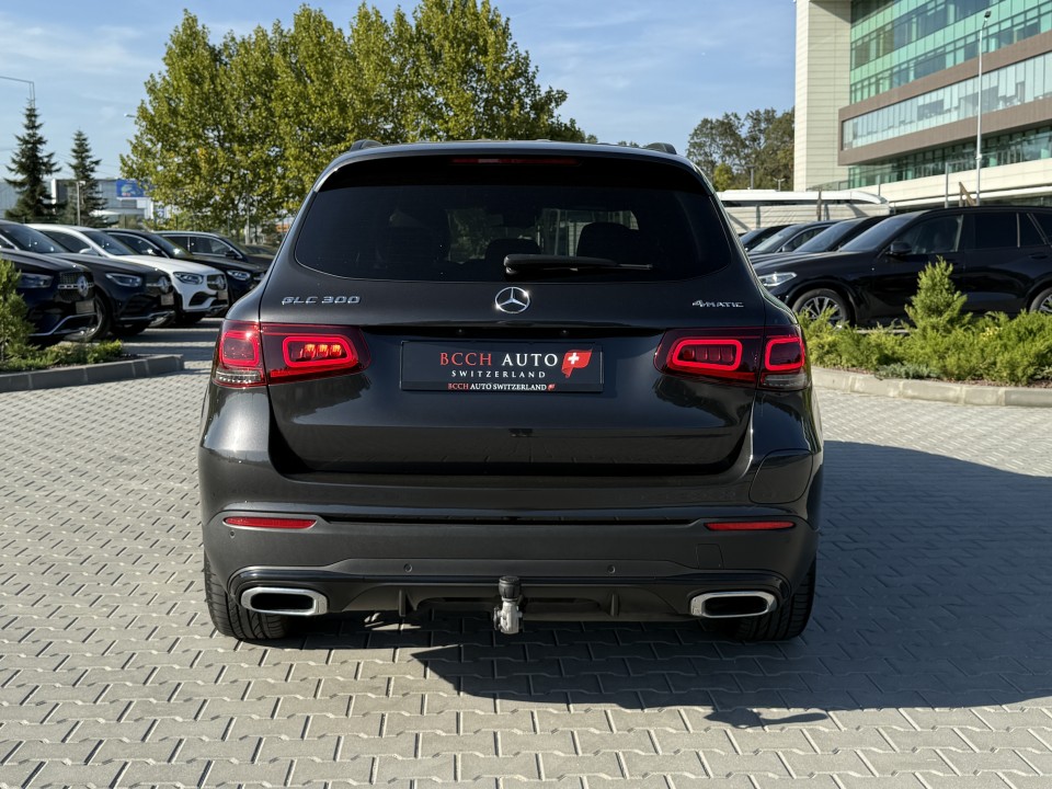 Mercedes-Benz GLC 300de 4MATIC AMG (4)