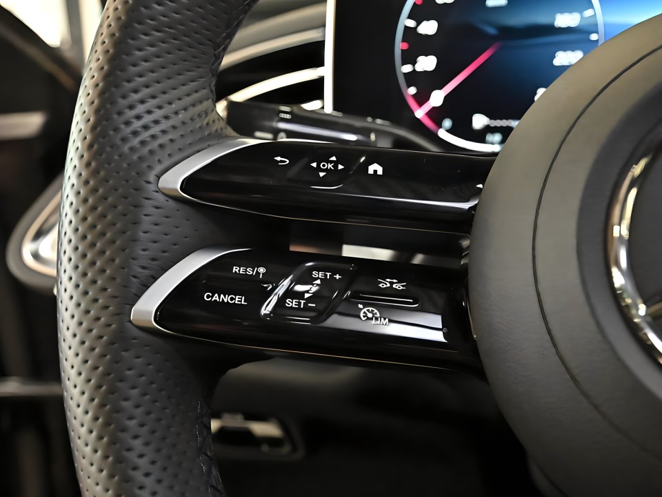 Mercedes-Benz E 300e AMG Line - foto 8