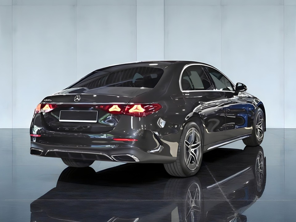 Mercedes-Benz E 300e AMG Line (2)