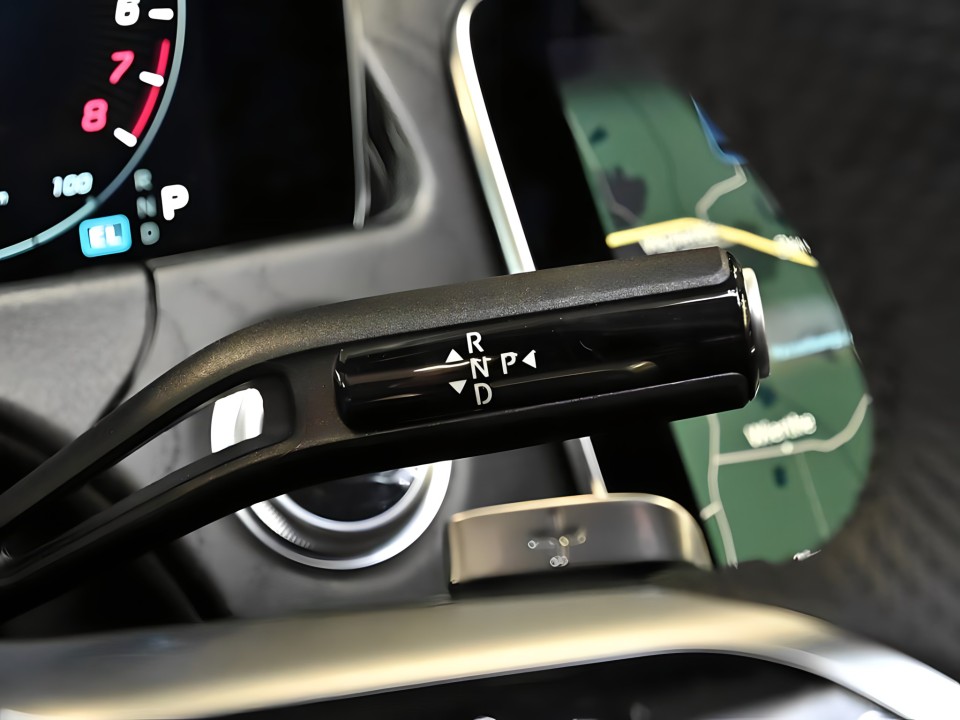 Mercedes-Benz E 300e AMG Line - foto 12