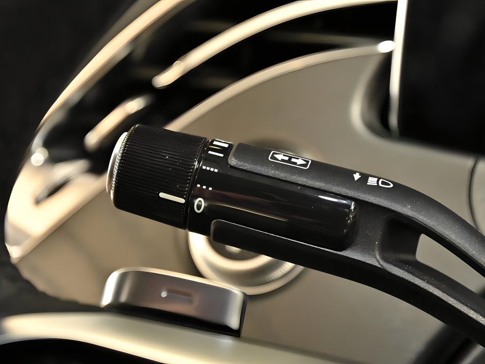 Mercedes-Benz E 300e AMG Line - foto 11