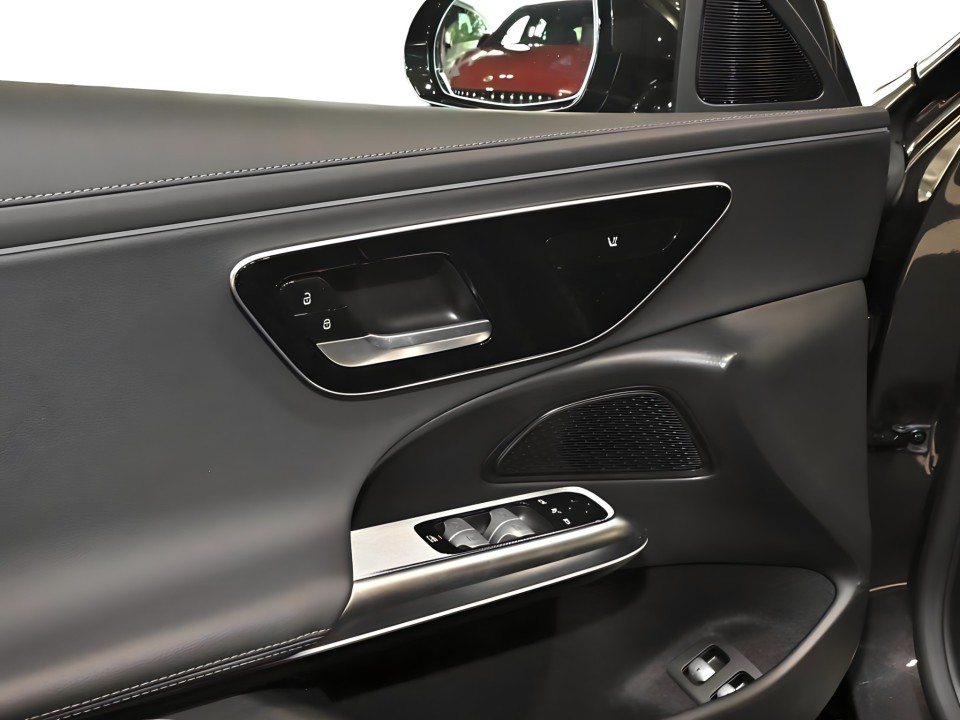 Mercedes-Benz E 300e AMG Line - foto 16