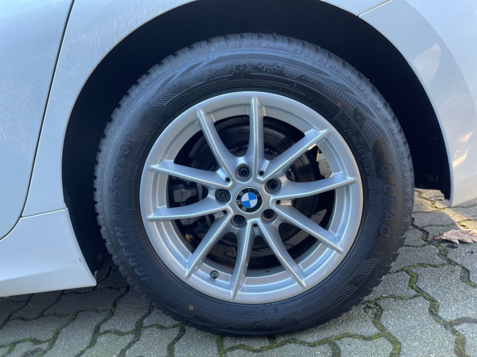 BMW Seria 3 320 d Limousine Advantage - foto 12