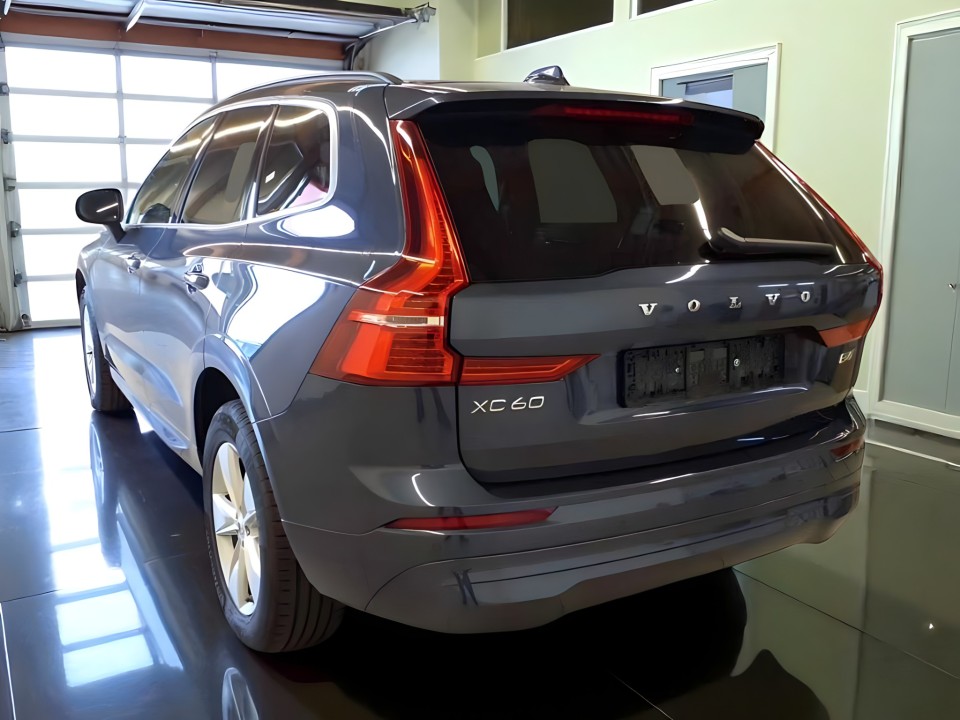 Volvo XC 60 B4 AWD Momentum Pro (2)